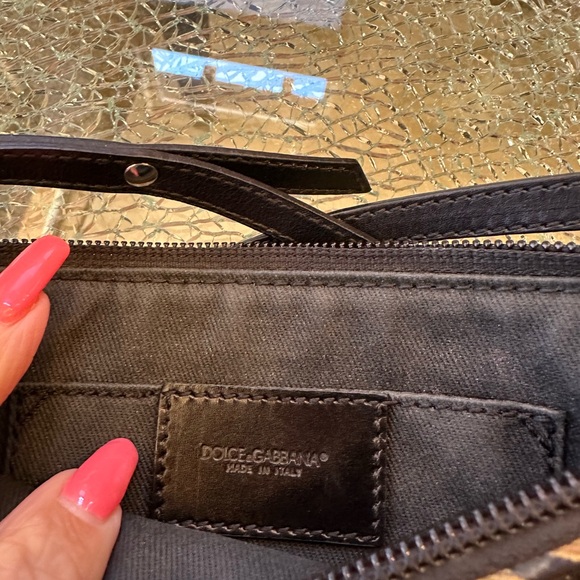 VINTAGE DOLCE & GABBANA, BLACK & GOLD TAPESTRY HANDBAG 10 X 4.5 X 3” EUC - Picture 3 of 13